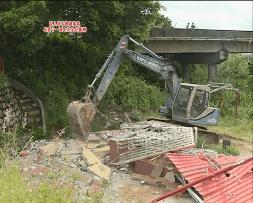 揭西某鎮(zhèn)依法強(qiáng)制拆除3處河湖違規(guī)建筑，堅決守護(hù)水域生態(tài)環(huán)境